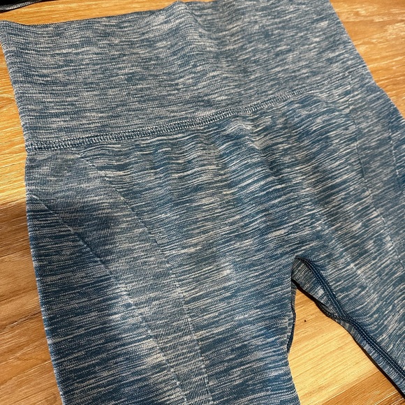 Wildfox seamless yoga top & bottom - Picture 3 of 8